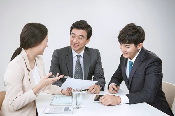 Nghề phiên dịch cho các doanh nghiệp rất phổ biến - Ảnh: Internet